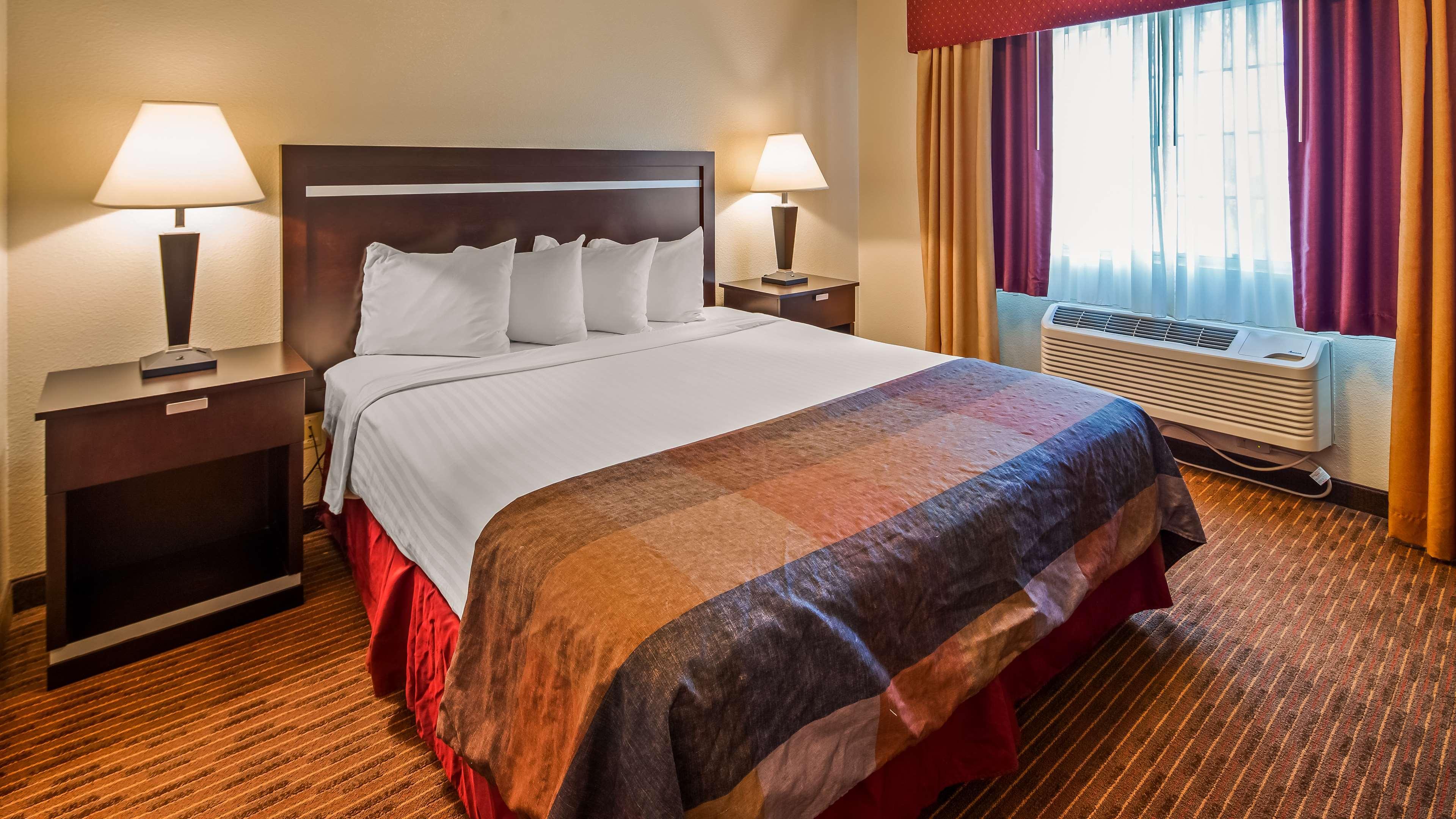 Western Luxury Hotel