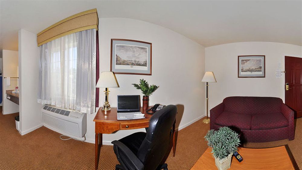 Hotel Western Luxury Tracy